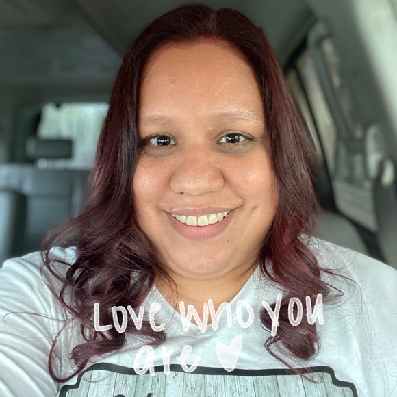 Poshmark profile picture for @galleta